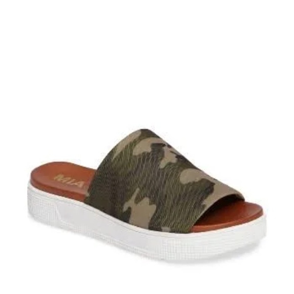 MIA Women's Green Camo Mules